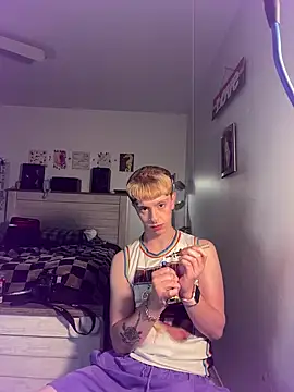 twentywithafelonyy online show from March 3, 6:13 am