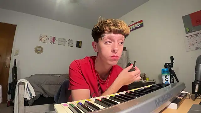 twentywithafelonyy online show from September 29, 6:34 am