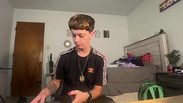 twentywithafelonyy online show from September 27, 4:38 pm