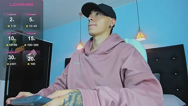 Lobo 17  online show from November 12, 3:45 am