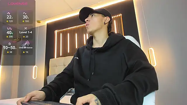 Lobo 17  online show from March 25, 3:54 am