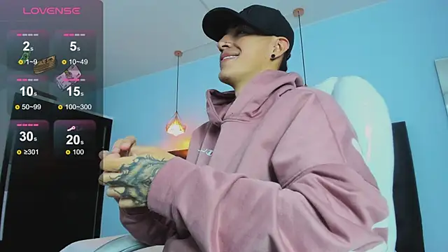 Lobo 17  online show from November 15, 4:14 am