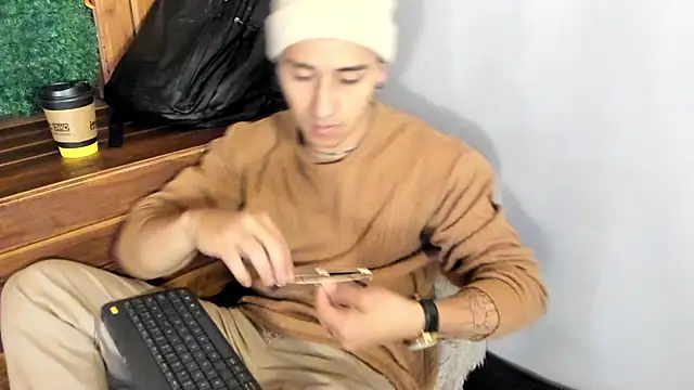 Andy Joy  online show from November 24, 11:22 am