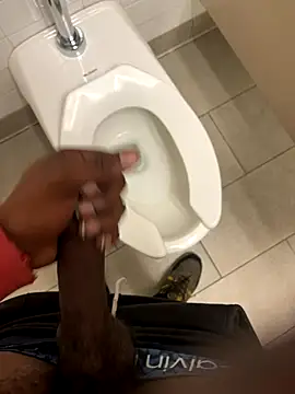 Snapshot of sneakylink13__ chatting on October 16, 2:14 pm sneakylink13 online show from October 16, 2:14 pm