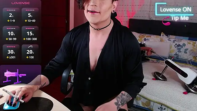 Hornymoan online show from April 9, 10:49 pm