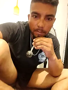 Snapshot of alfredyy55 chatting on October 24, 9:11 am alfredyy55 online show from October 24, 9:11 am