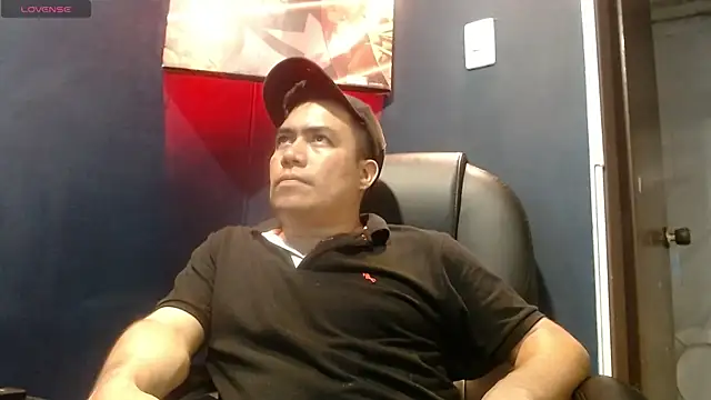 Snapshot of Jhonatan_Morales_S chatting on March 4, 1:01 am Jhonatan Morales S online show from March 4, 1:01 am