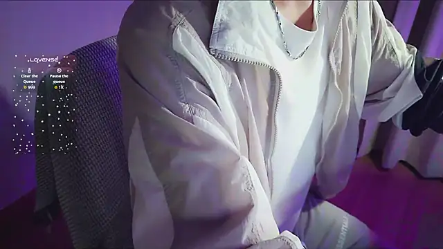 Snapshot of FEIYU001 chatting on October 14, 1:40 pm FEIYU001 online show from October 14, 1:40 pm