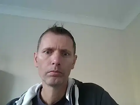 MarcusMaxx online show from December 4, 2:57 pm