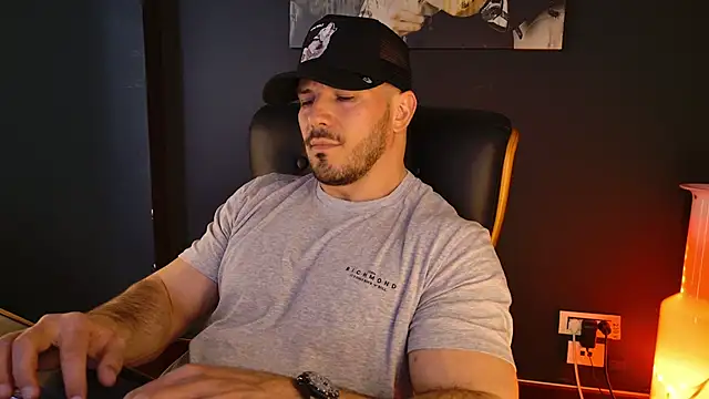 AngeloEric online show from April 22, 10:53 am