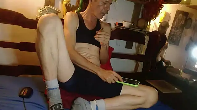 laye19 online show from April 18, 10:05 am