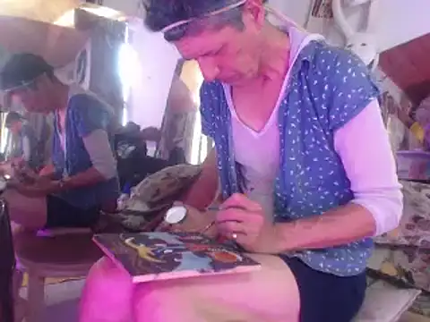 laye19 online show from January 10, 2:45 pm