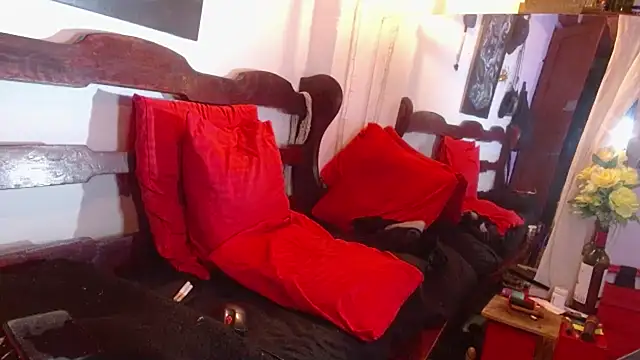 laye19 online show from March 12, 7:05 am