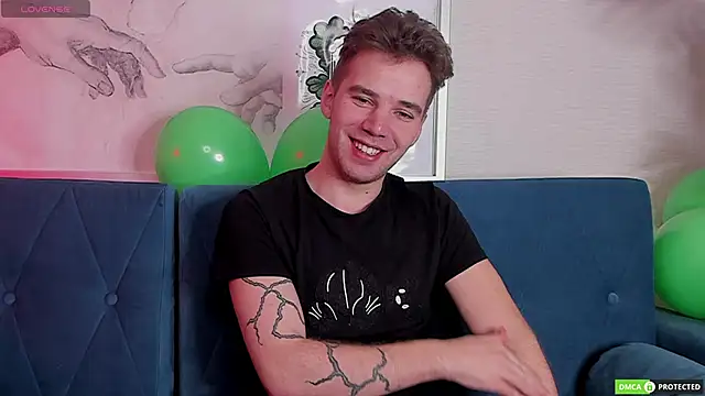 ArthurWhitee online show from March 16, 3:47 am