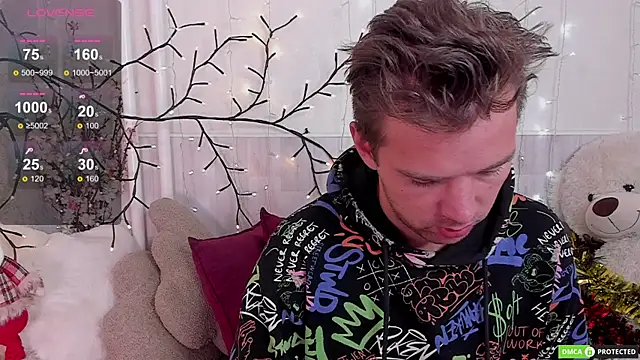 ArthurWhitee online show from December 14, 8:21 am