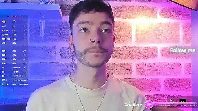 Snapshot of noah_ricci chatting on October 22, 12:31 pm noah ricci online show from October 22, 12:31 pm