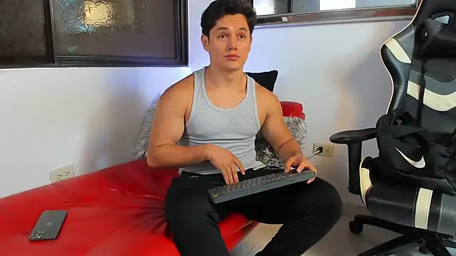 julian wallace online show from April 1, 3:42 pm