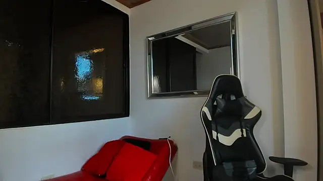 julian wallace online show from February 20, 8:43 pm