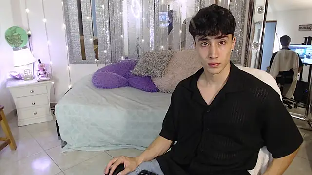 Snapshot of gojo_satoru_18 chatting on December 6, 12:05 pm gojo satoru 18 online show from December 6, 12:05 pm