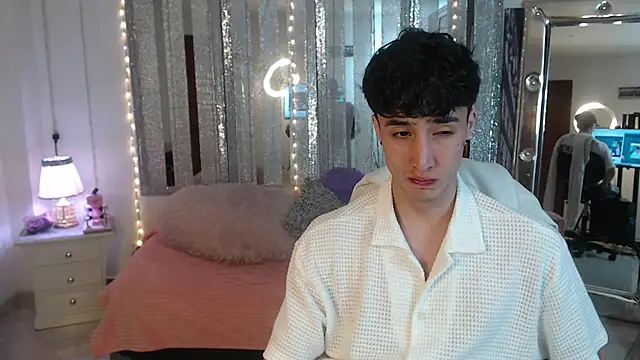 Snapshot of gojo_satoru_18 chatting on January 17, 12:10 pm gojo satoru 18 online show from January 17, 12:10 pm