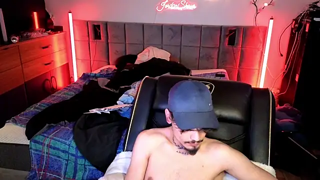 JordanShow online show from April 1, 8:27 am