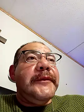 CluelessIcing2 online show from November 12, 6:19 am