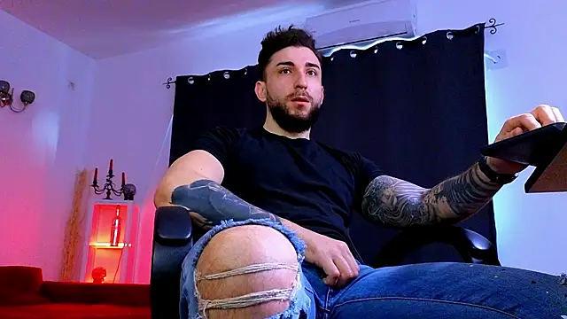 MightyAaron66 online show from March 8, 6:17 am