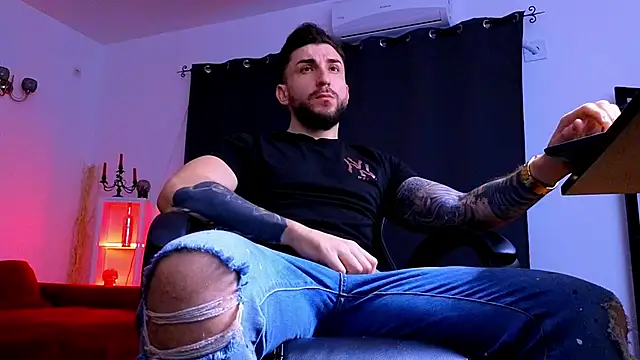 MightyAaron66 online show from February 11, 5:34 am