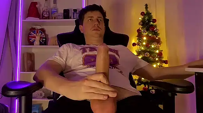 AaronNowak online show from December 12, 5:31 am