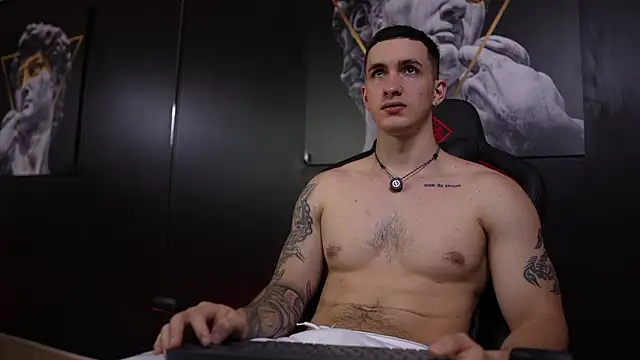 JacksonOlsenn online show from January 31, 8:29 pm