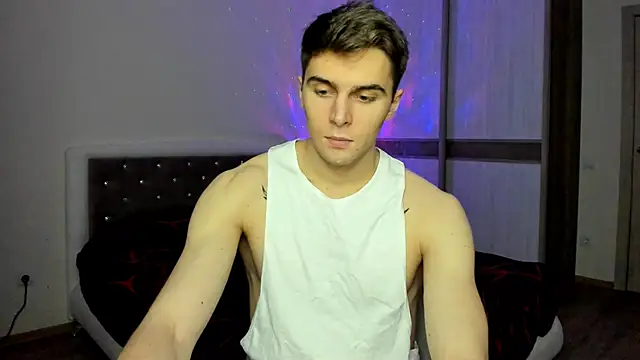 Snapshot of Ian_Connery chatting on December 29, 8:48 pm Ian Connery online show from December 29, 8:48 pm