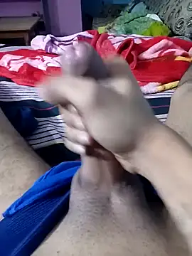 HotPrism439 online show from March 31, 7:15 pm