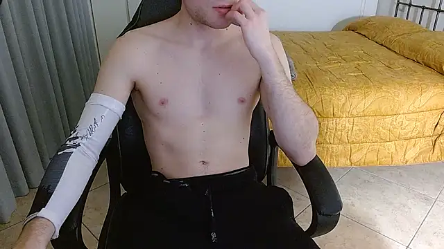 FitGuyDream online show from November 27, 4:32 pm