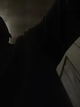 izinjamfee2 online show from March 8, 6:45 pm