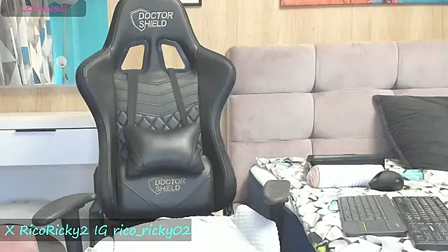 Snapshot of rico_ricky chatting on October 20, 9:57 am rico ricky online show from October 20, 9:57 am