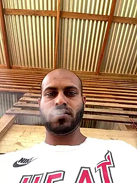 islandvybee55 online show from January 12, 3:38 pm