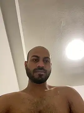 Snapshot of islandvybee55 chatting on December 16, 8:20 am islandvybee55 online show from December 16, 8:20 am