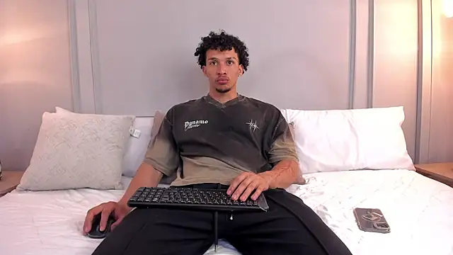 Dominick star online show from January 18, 4:47 am