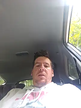 Snapshot of Titanhoott chatting on October 17, 8:18 am Titanhoott online show from October 17, 8:18 am