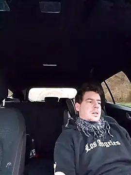 Snapshot of Titanhoott chatting on January 16, 8:11 am Titanhoott online show from January 16, 8:11 am