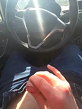 Snapshot of Titanhoott chatting on March 4, 10:24 am Titanhoott online show from March 4, 10:24 am