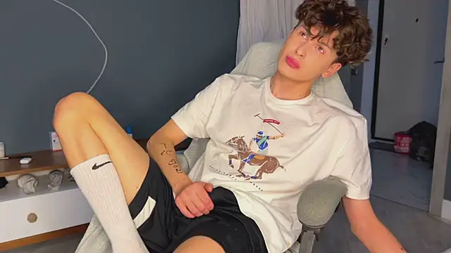 alyx garden online show from December 26, 12:59 pm