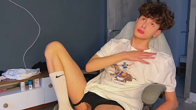 alyx garden online show from December 28, 9:20 am