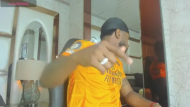 Drake Nassir4 online show from December 4, 3:30 pm