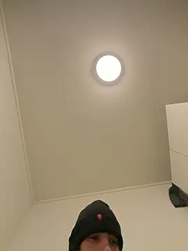 wolfwhite95 online show from March 9, 6:24 pm