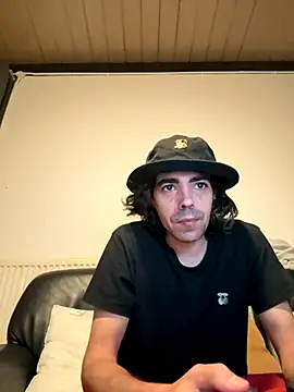 Snapshot of wolfwhite95 chatting on October 12, 1:10 am wolfwhite95 online show from October 12, 1:10 am