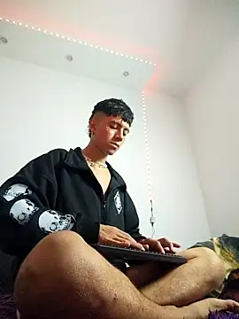 Justyn Ross online show from April 8, 7:41 am