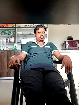 Raj1043 online show from November 3, 5:33 am