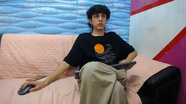 Snapshot of Felipe_Browns chatting on February 6, 1:32 pm Felipe Browns online show from February 6, 1:32 pm