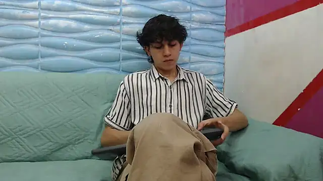 Snapshot of Felipe_Browns chatting on December 22, 1:55 pm Felipe Browns online show from December 22, 1:55 pm